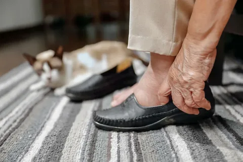 Best Shoes For Elderly